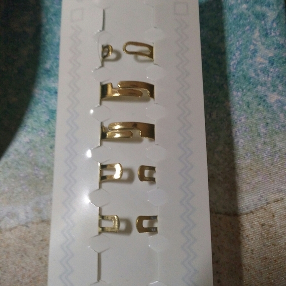 Gold Toe Rings - Picture 2 of 2